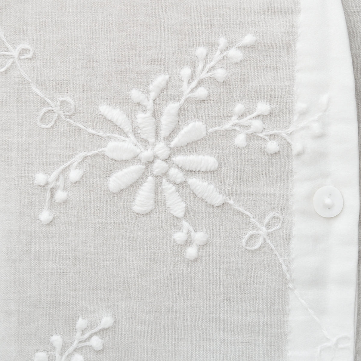 Sasha™ | Luftig blus med broderi