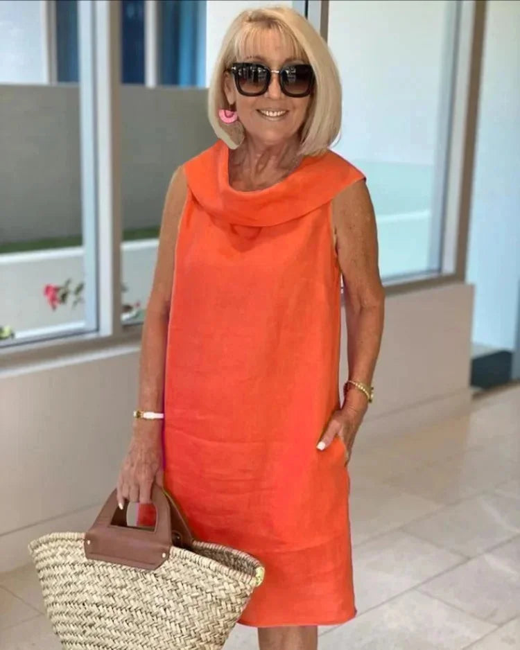 Bella™ | Ärmlös Klänning med Elegant Halsringning